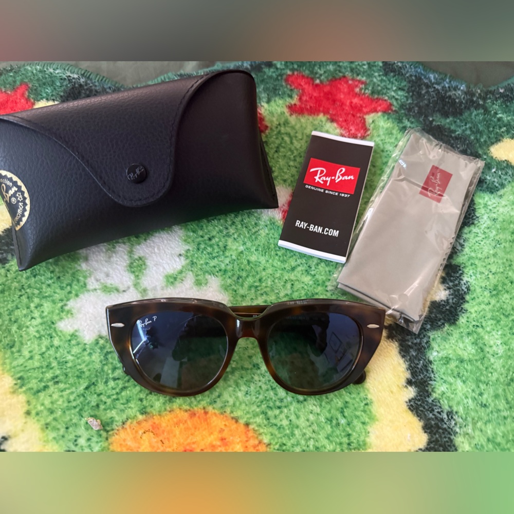 Ray-Ban Tortoise Shell Sunglasses - Picture 4 of 5